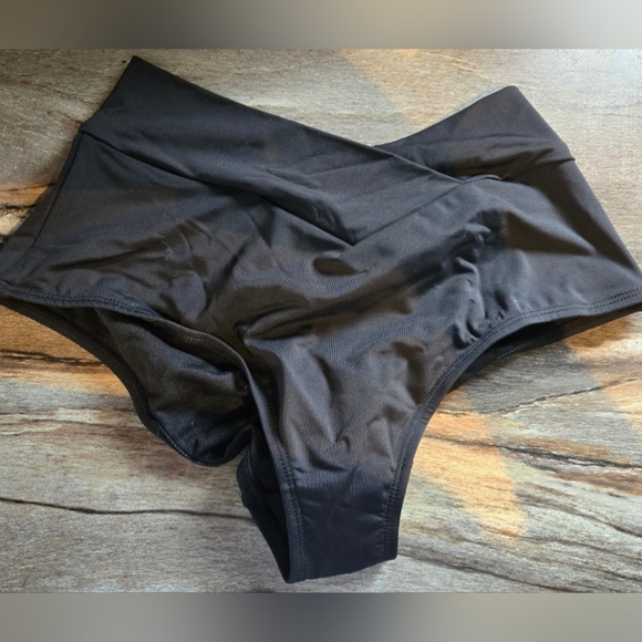NWOT High waisted bikini bottom - Picture 7 of 9
